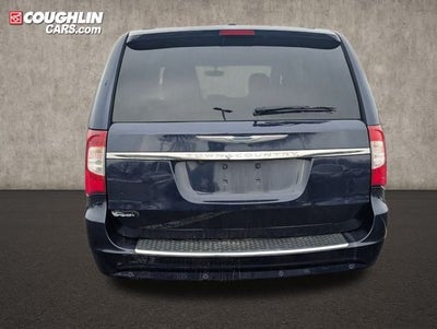 2016 Chrysler Town & Country Touring-L