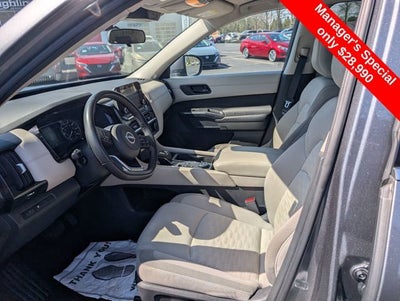 2024 Nissan Pathfinder SV