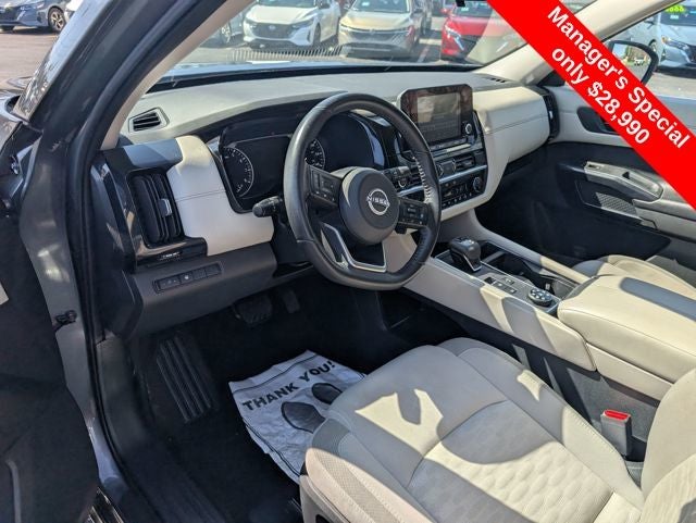 2024 Nissan Pathfinder SV