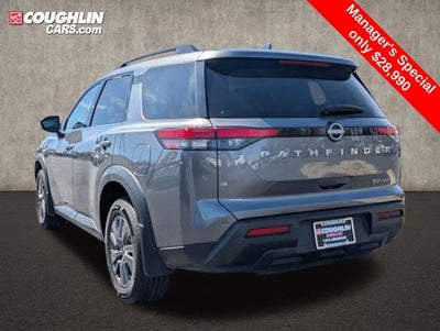 2024 Nissan Pathfinder SV