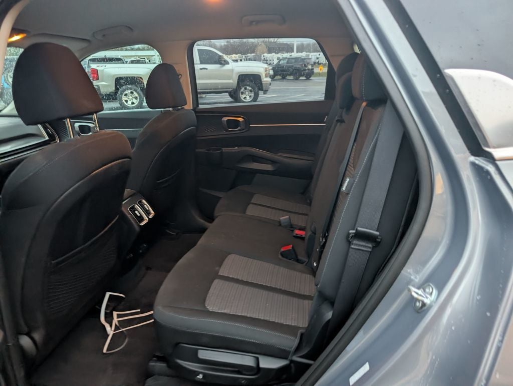 2025 Kia Sorento LX