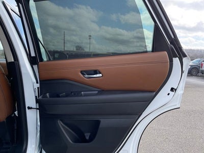 2025 Nissan Pathfinder Platinum