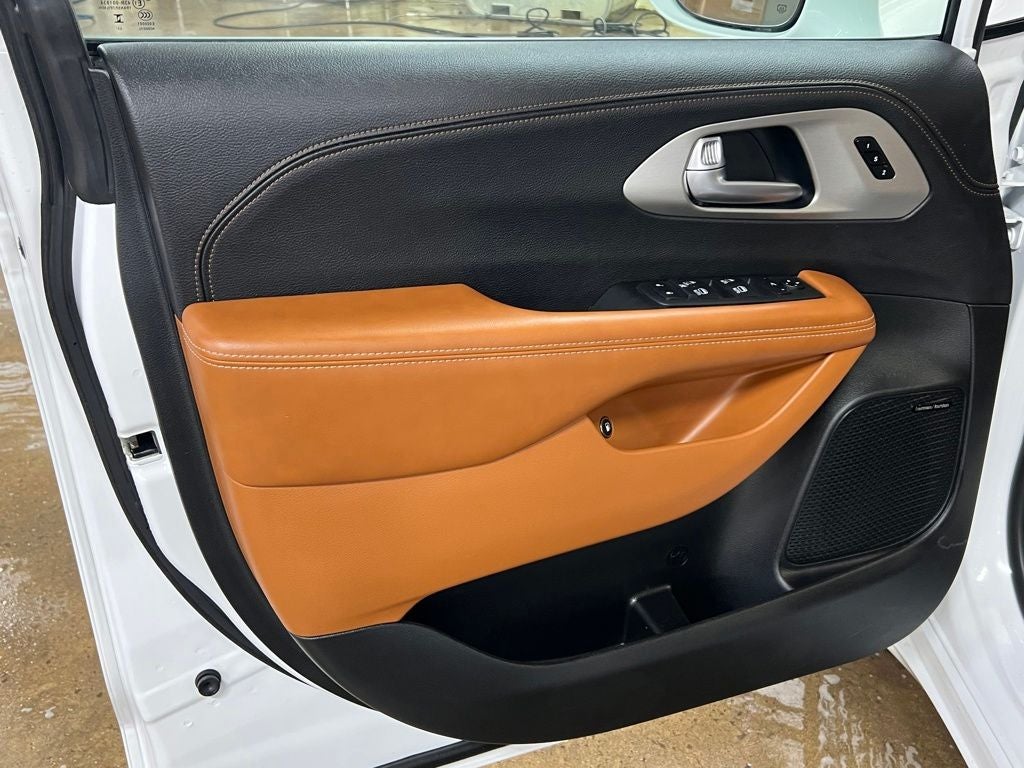 2024 Chrysler Pacifica Hybrid Pinnacle