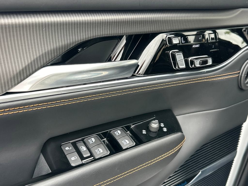 2023 Jeep Grand Wagoneer Series III Obsidian