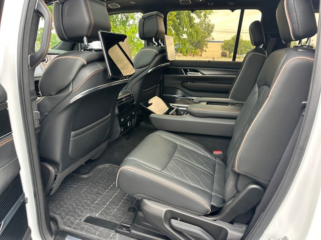 2023 Jeep Grand Wagoneer Series III Obsidian