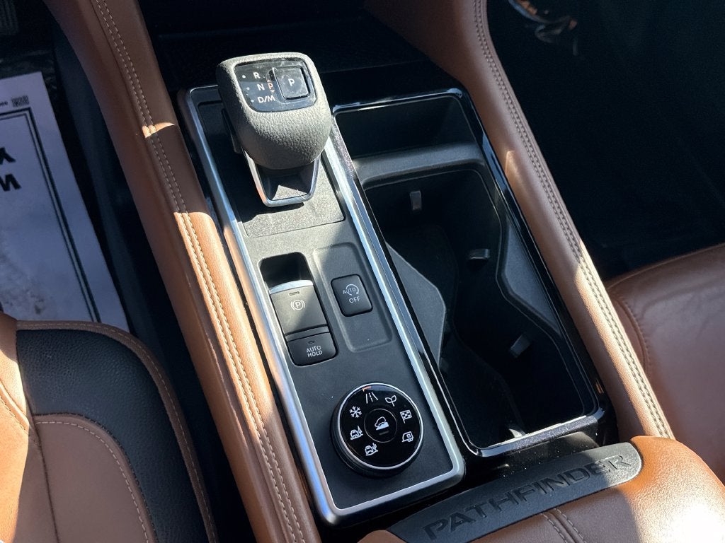 2023 Nissan Pathfinder Platinum