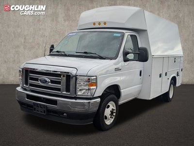 2025 Ford E-350SD Base Cutaway
