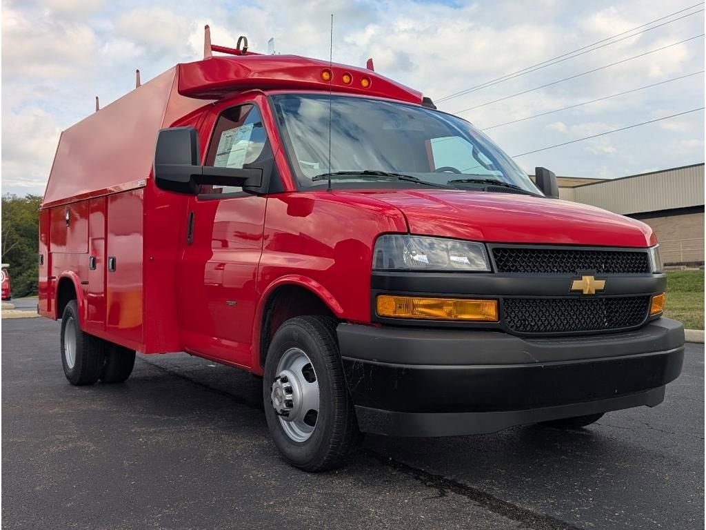2025 Chevrolet Express Cutaway 3500 1WT
