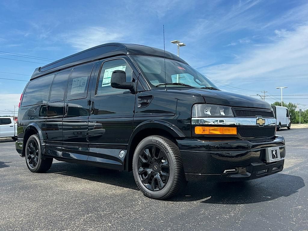 2025 Chevrolet Express Cargo 2500 WT