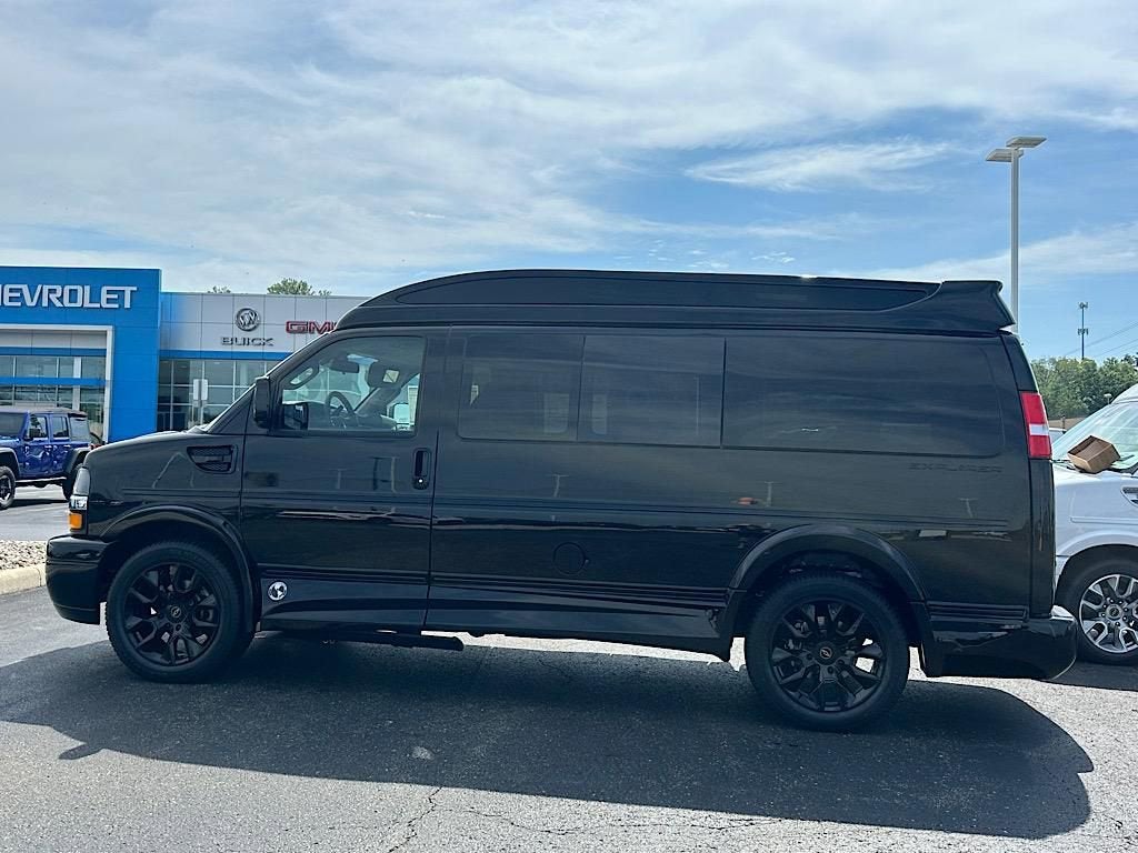2025 Chevrolet Express Cargo 2500 WT