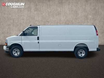 2025 Chevrolet Express Cargo 3500 WT