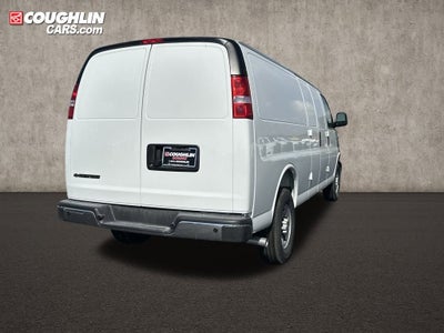2025 Chevrolet Express Cargo 3500 WT