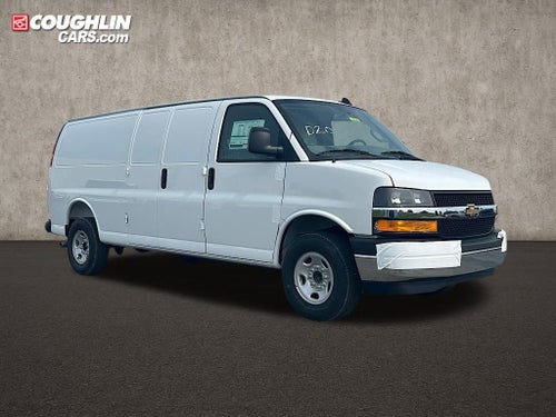 2025 Chevrolet Express Cargo 3500 WT