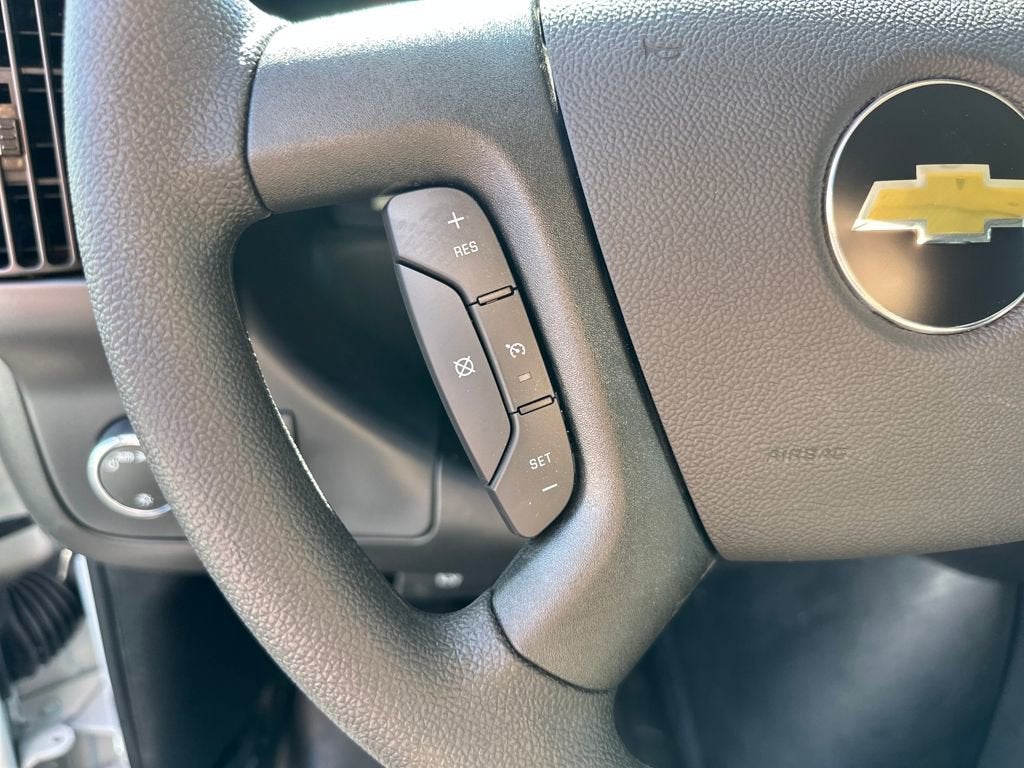 2025 Chevrolet Express Cargo 3500 WT