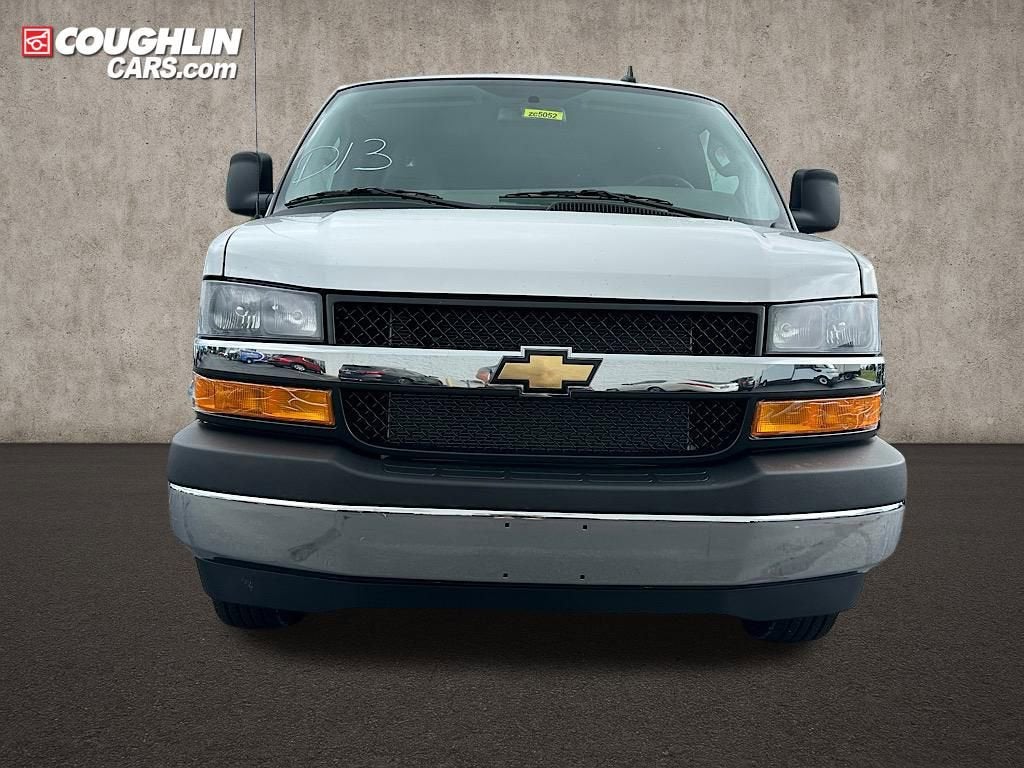 2025 Chevrolet Express Cargo 3500 WT