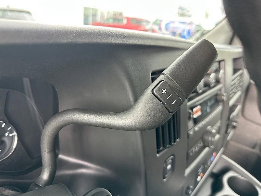 2025 Chevrolet Express Cargo 3500 WT