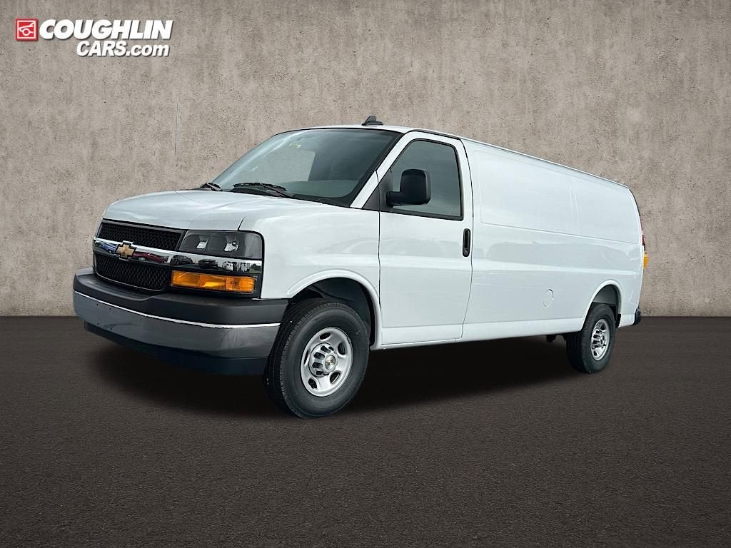 2025 Chevrolet Express Cargo 3500 WT