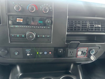 2025 Chevrolet Express Cutaway 3500 1WT