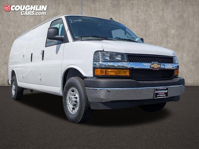 2025 Chevrolet Express Cargo 3500 WT