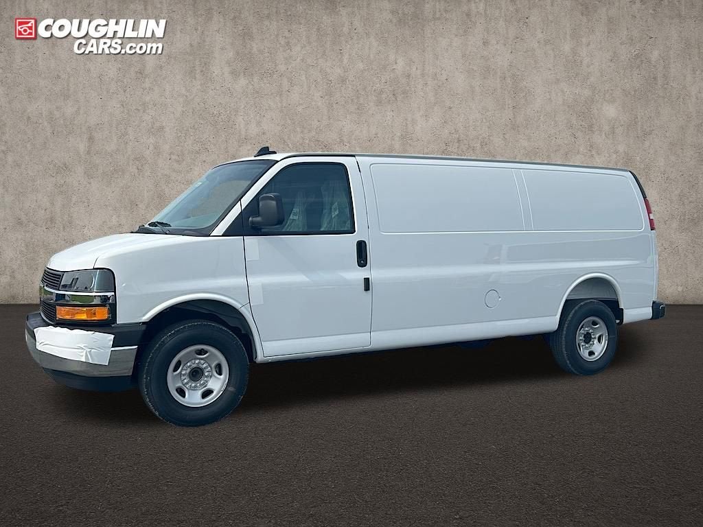 2025 Chevrolet Express Cargo WT