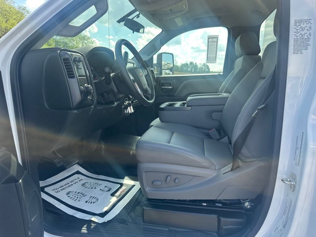 2024 Chevrolet Silverado 5500 HD Work Truck