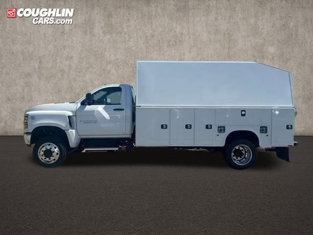 2024 Chevrolet Silverado 6500 HD Work Truck