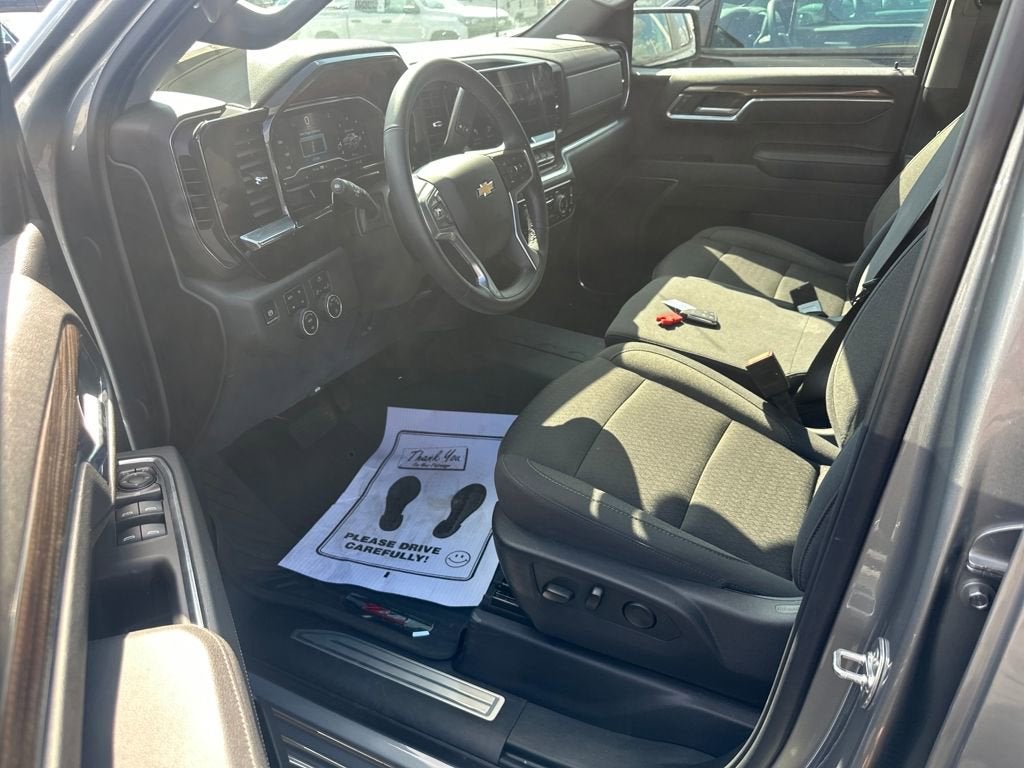 2025 Chevrolet Silverado 1500 LT