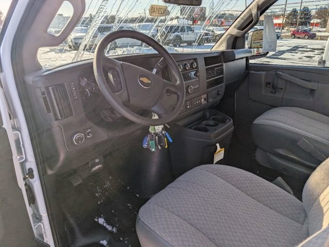 2025 Chevrolet Express Cargo 3500 WT
