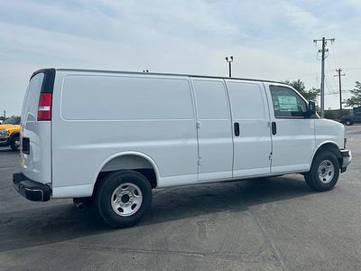 2025 Chevrolet Express Cargo WT