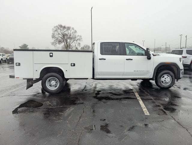 2025 GMC Sierra 3500 HD Chassis Cab Pro